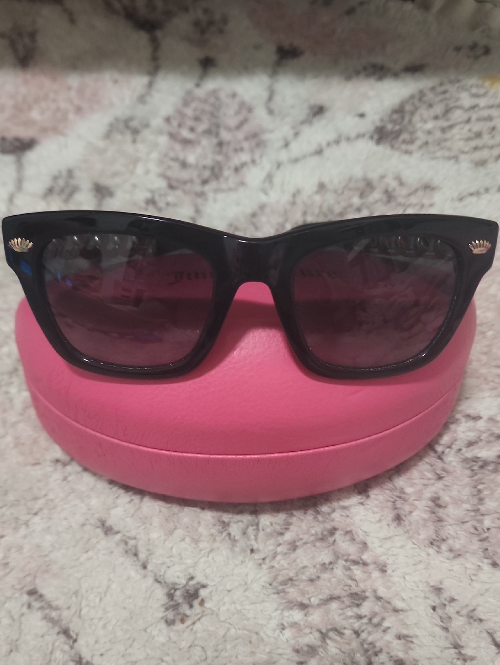 Juicy Couture Original Black With Gold Chain Women’s Sunglasses Y2K
